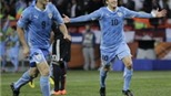 Uruguay triệu tập cả Forlan lẫn Suarez
